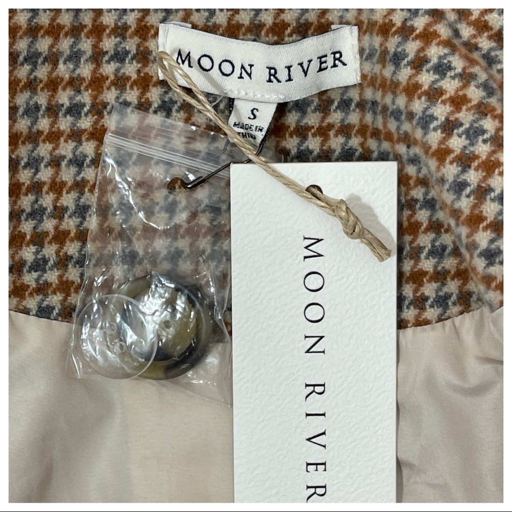 NWT! Moon River Herringbone Double Breasted Jacket with contrast collar - Picture 14 of 16